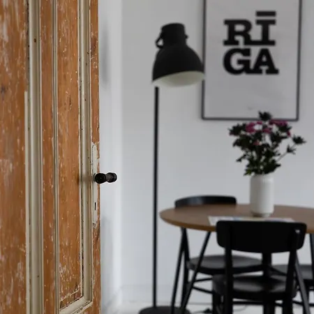 Charming 2 Bedroom Apartment, Free Parking Апартаменты *