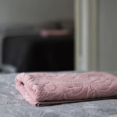 Daire Charming 2 Bedroom Apartment, Free Parking *