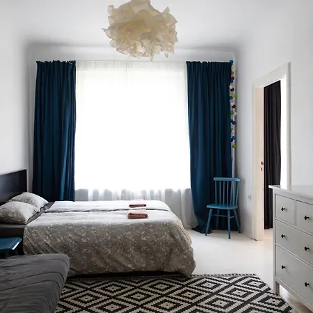 Charming 2 Bedroom Apartment, Free Parking Dzīvoklis