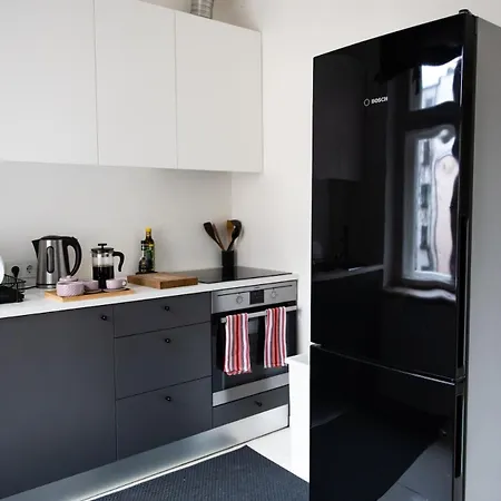 Dzīvoklis Charming 2 Bedroom Apartment, Free Parking *